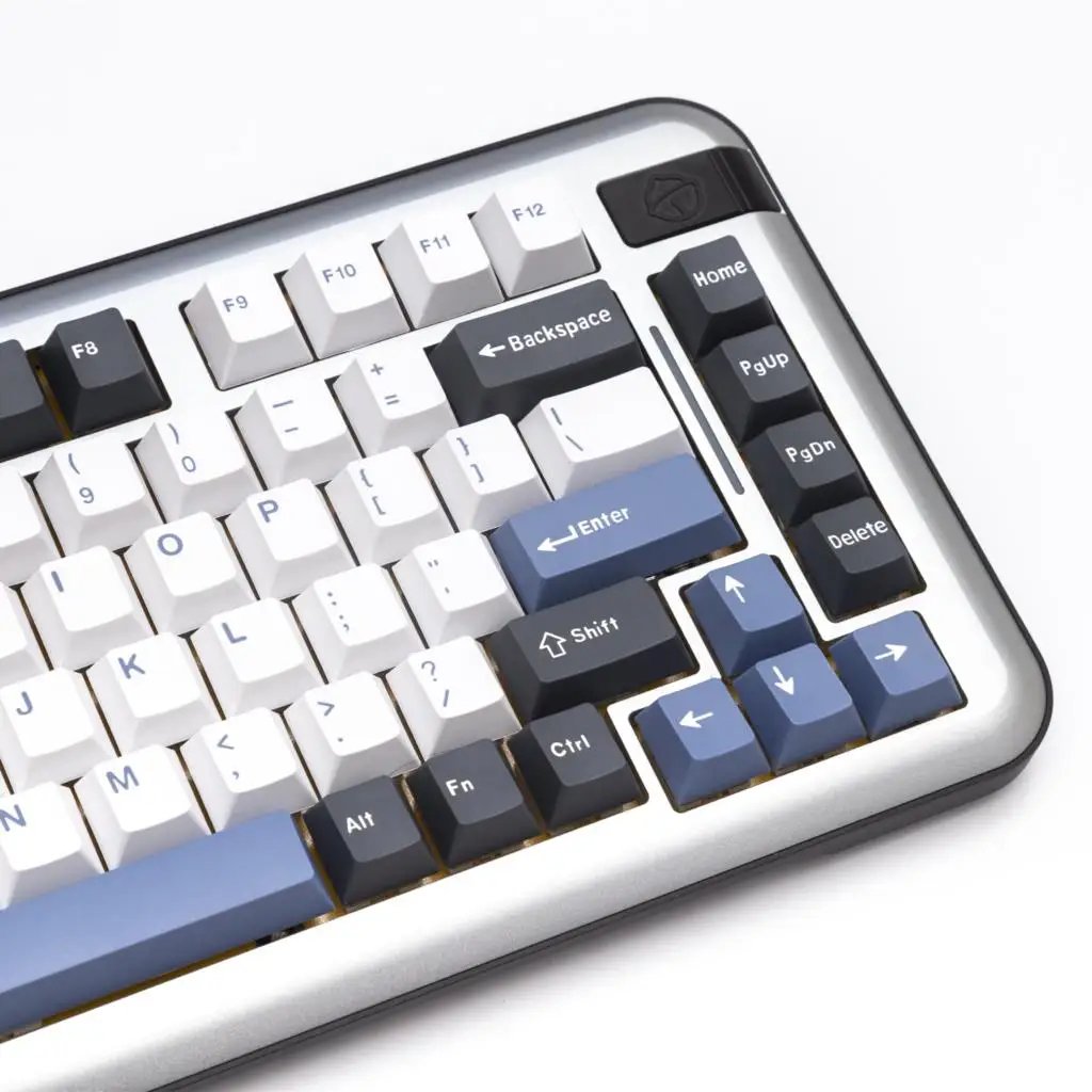 GMK+ Pengüin Cherry Custom Keycap Set - Image 3