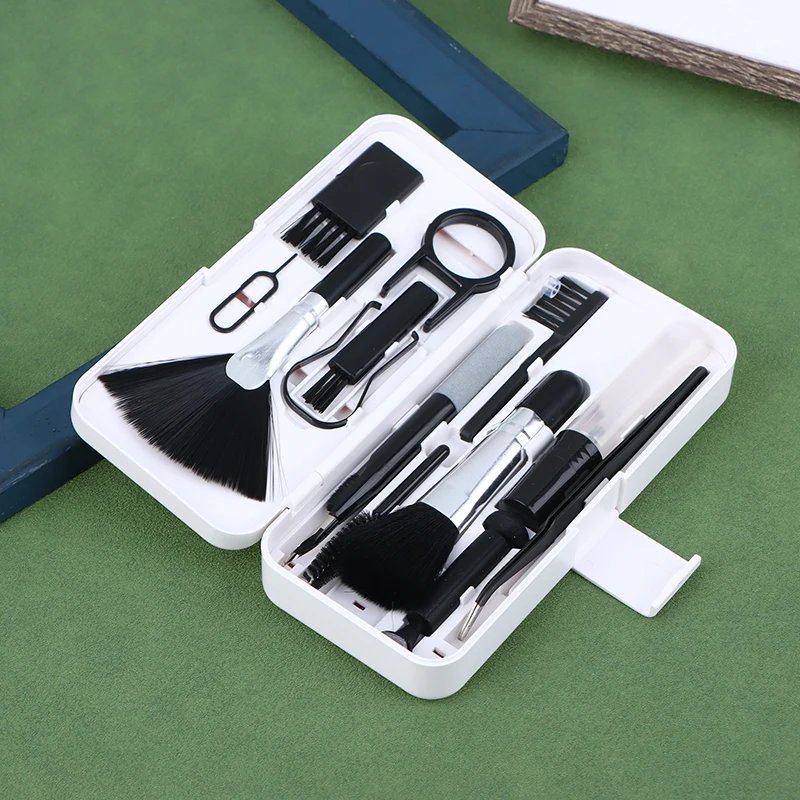 GMK+ Cleaning Kit 18-in-1 Accessories